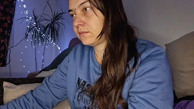 Cyndee Winter online show from 11-07-25, 04:40