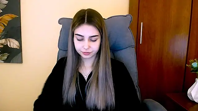 Lili magic online show from 01-28-25, 03:25