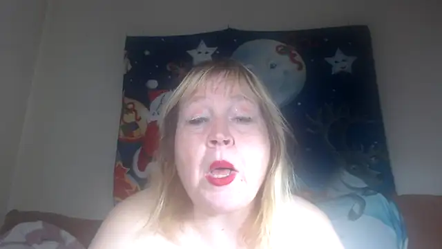 Snapshot of Blasflittchen chatting on 12-15-24, 02:48 Blasflittchen online show from 12-15-24, 02:48