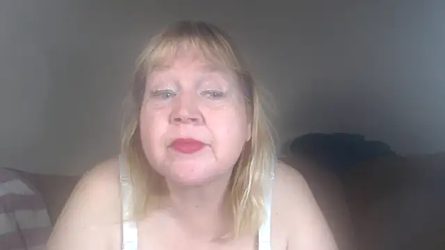 Snapshot of Blasflittchen chatting on 12-23-24, 05:32 Blasflittchen online show from 12-23-24, 05:32