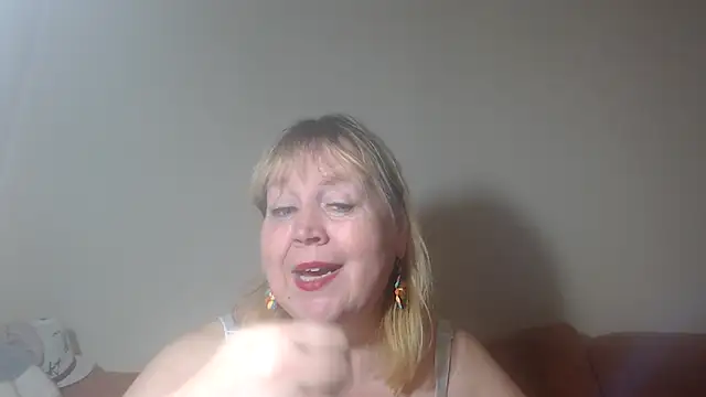 Snapshot of Blasflittchen chatting on 01-18-25, 04:42 Blasflittchen online show from 01-18-25, 04:42