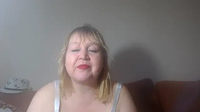 Snapshot of Blasflittchen chatting on 01-24-25, 03:02 Blasflittchen online show from 01-24-25, 03:02