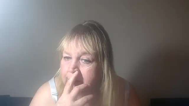 Snapshot of Blasflittchen chatting on 03-11-25, 06:52 Blasflittchen online show from 03-11-25, 06:52