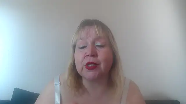 Snapshot of Blasflittchen chatting on 03-12-25, 02:12 Blasflittchen online show from 03-12-25, 02:12