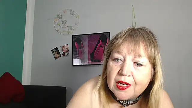 Snapshot of Blasflittchen chatting on 09-11-25, 09:42 Blasflittchen online show from 09-11-25, 09:42