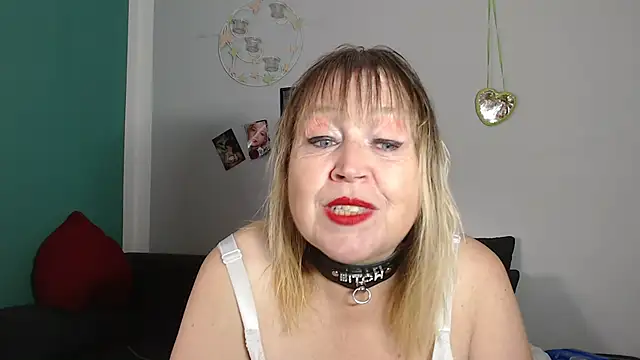 Snapshot of Blasflittchen chatting on 09-13-25, 12:49 Blasflittchen online show from 09-13-25, 12:49