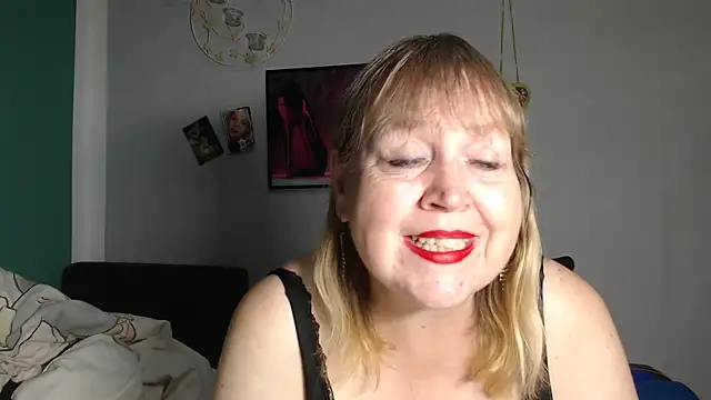 Snapshot of Blasflittchen chatting on 10-05-25, 09:24 Blasflittchen online show from 10-05-25, 09:24