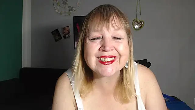 Snapshot of Blasflittchen chatting on 10-07-25, 08:33 Blasflittchen online show from 10-07-25, 08:33