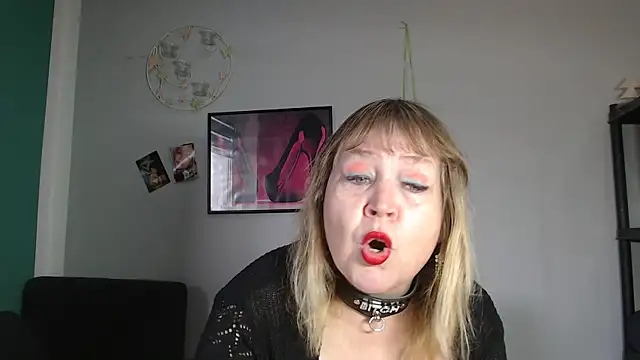 Snapshot of Blasflittchen chatting on 11-04-25, 10:58 Blasflittchen online show from 11-04-25, 10:58