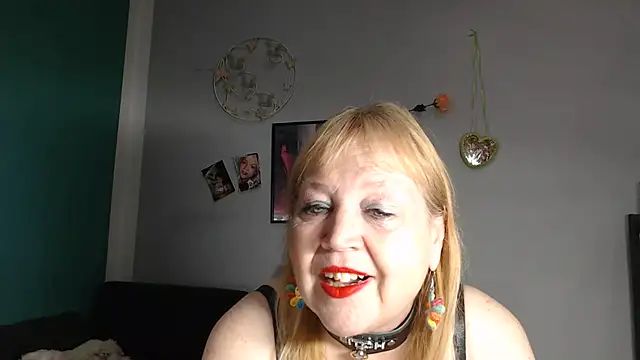 Snapshot of Blasflittchen chatting on 05-23-26, 11:58 Blasflittchen online show from 05-23-26, 11:58