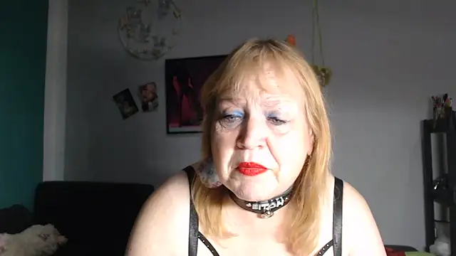 Snapshot of Blasflittchen chatting on 06-12-26, 09:46 Blasflittchen online show from 06-12-26, 09:46