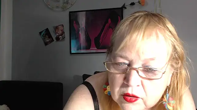 Snapshot of Blasflittchen chatting on 06-16-26, 12:52 Blasflittchen online show from 06-16-26, 12:52