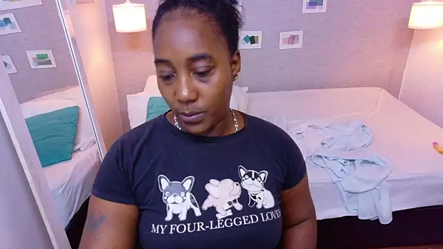 Snapshot of kiara_evanss chatting on 10-29-25, 02:52 kiara evanss online show from 10-29-25, 02:52