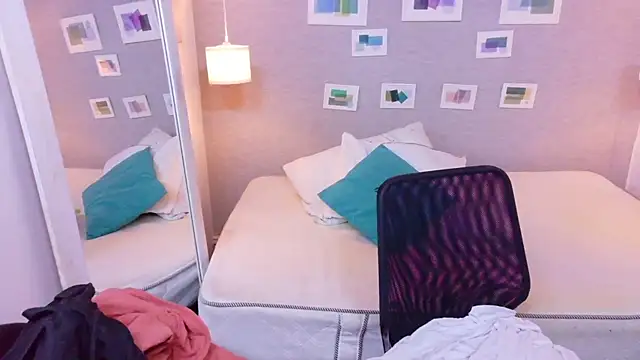 Snapshot of kiara_evanss chatting on 12-13-25, 08:04 kiara evanss online show from 12-13-25, 08:04