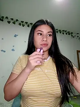 Snapshot of tara20_ chatting on 12-31-24, 07:20 tara20 online show from 12-31-24, 07:20