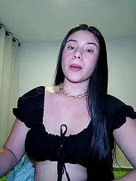 Snapshot of tara20_ chatting on 09-28-25, 06:19 tara20 online show from 09-28-25, 06:19