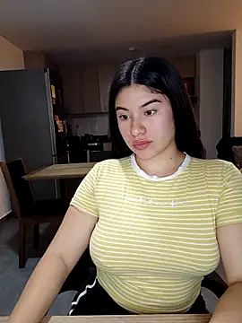 Snapshot of tara20_ chatting on 10-11-25, 04:12 tara20 online show from 10-11-25, 04:12