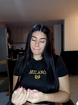 Snapshot of tara20_ chatting on 10-12-25, 04:44 tara20 online show from 10-12-25, 04:44