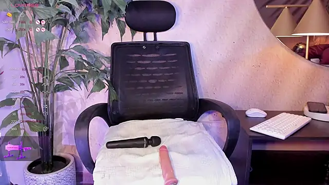 Snapshot of LIAH_IZUMI chatting on 02-06-25, 03:09 LIAH IZUMI online show from 02-06-25, 03:09