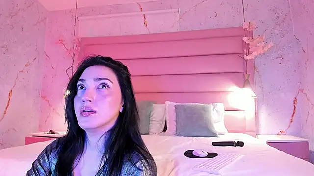 Snapshot of LIAH_IZUMI chatting on 09-10-25, 01:33 LIAH IZUMI online show from 09-10-25, 01:33