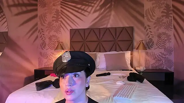 Snapshot of LIAH_IZUMI chatting on 09-20-25, 01:23 LIAH IZUMI online show from 09-20-25, 01:23