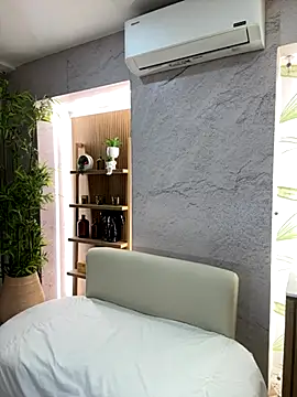 Snapshot of LIAH_IZUMI chatting on 10-11-25, 10:47 LIAH IZUMI online show from 10-11-25, 10:47