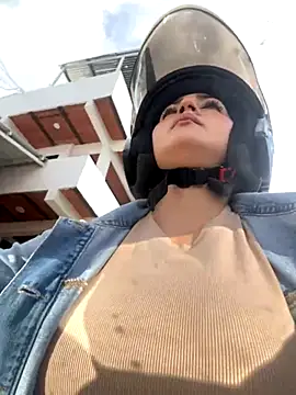 LIAH IZUMI online show from 11-26-25, 12:50