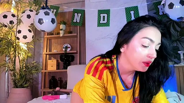LIAH IZUMI online show from 06-17-26, 01:45