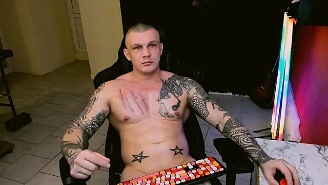 Snapshot of MrrKray chatting on 01-05-25, 08:31 MrrKray online show from 01-05-25, 08:31