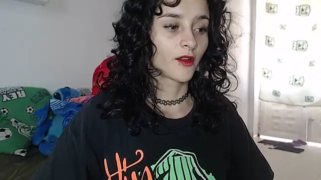 Snapshot of kitty22_ chatting on 12-04-24, 03:21 kitty22 online show from 12-04-24, 03:21