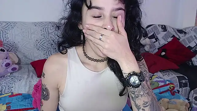 Snapshot of kitty22_ chatting on 01-08-25, 01:41 kitty22 online show from 01-08-25, 01:41