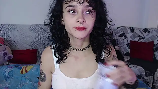 Snapshot of kitty22_ chatting on 01-13-25, 02:11 kitty22 online show from 01-13-25, 02:11
