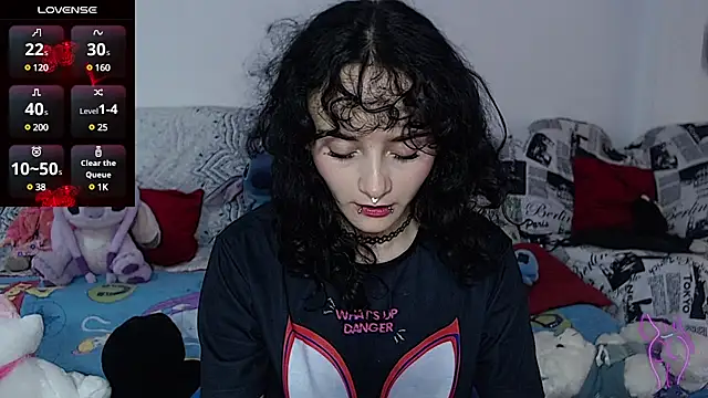 Snapshot of kitty22_ chatting on 01-28-25, 02:53 kitty22 online show from 01-28-25, 02:53