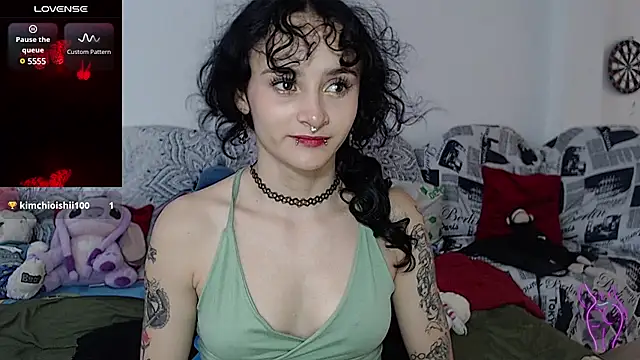 Snapshot of kitty22_ chatting on 01-29-25, 01:38 kitty22 online show from 01-29-25, 01:38