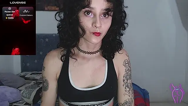 Snapshot of kitty22_ chatting on 03-03-25, 02:48 kitty22 online show from 03-03-25, 02:48