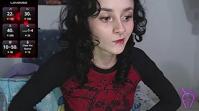 Snapshot of kitty22_ chatting on 03-18-25, 04:04 kitty22 online show from 03-18-25, 04:04