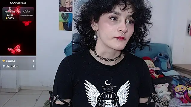 Snapshot of kitty22_ chatting on 09-26-25, 02:43 kitty22 online show from 09-26-25, 02:43