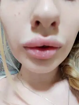 Elza kom online show from 02-17-25, 01:32