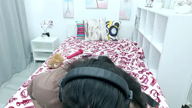 Nadine asian online show from 02-12-26, 03:01