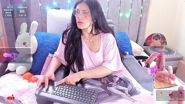 Rapunzeell  online show from 11-25-25, 01:11