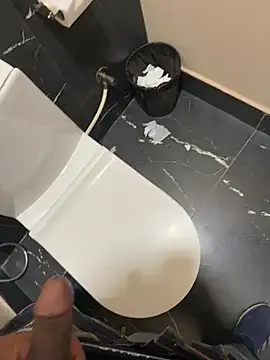 Snapshot of Vbreaker chatting on 03-26-26, 10:32 Vbreaker online show from 03-26-26, 10:32