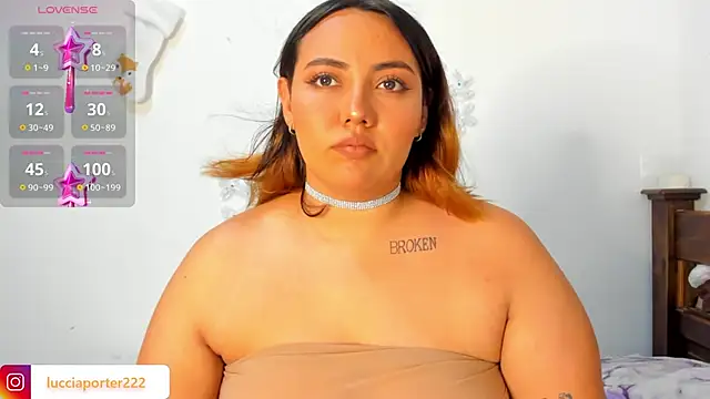 Snapshot of LucciaPorter chatting on 12-17-24, 12:23 LucciaPorter online show from 12-17-24, 12:23