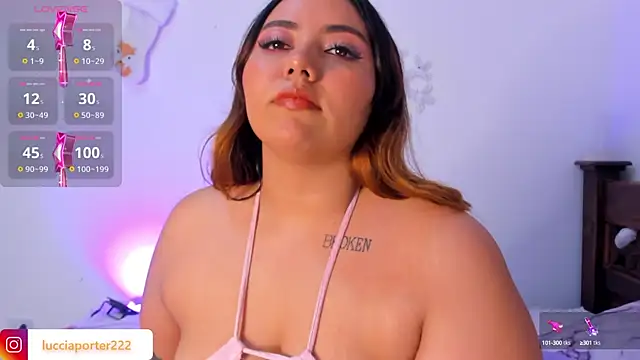 Snapshot of LucciaPorter chatting on 12-20-24, 12:52 LucciaPorter online show from 12-20-24, 12:52