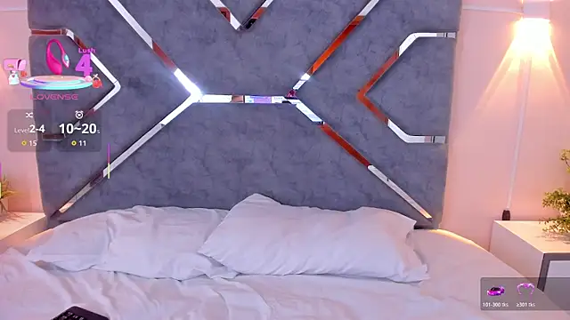 Snapshot of LucciaPorter chatting on 11-03-25, 08:32 LucciaPorter online show from 11-03-25, 08:32