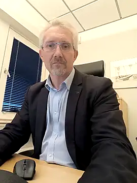 Snapshot of tom-swede chatting on 10-30-25, 04:08 tom-swede online show from 10-30-25, 04:08