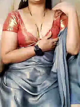 Traditional Housewife  online show from 01-17-25, 03:43
