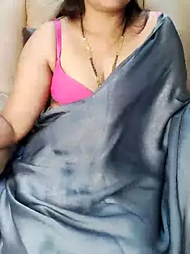 Traditional Housewife  online show from 02-21-25, 03:32