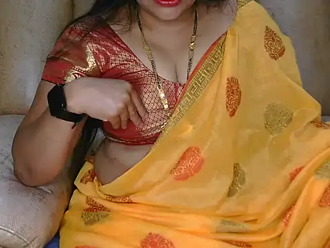 Traditional Housewife  online show from 03-01-25, 02:13