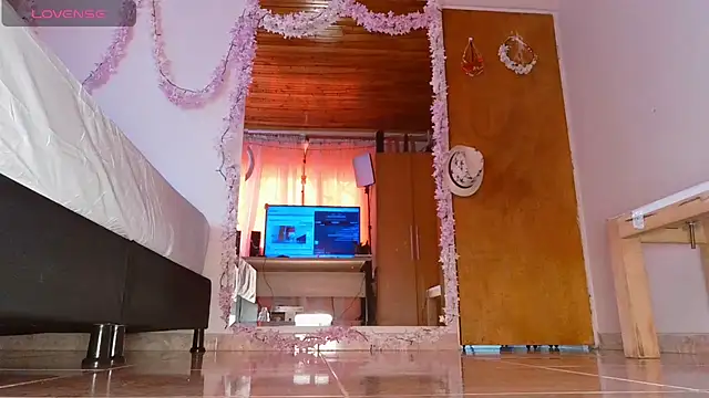 Snapshot of Sahory__ chatting on 01-28-25, 07:42 Sahory online show from 01-28-25, 07:42