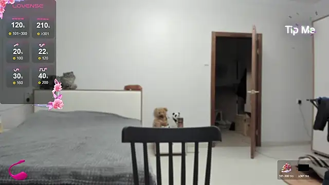 Brooooke online show from 10-31-25, 03:24